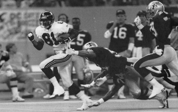 Falcons' Michael Hayes breaks away for go ahead TD vs. Saints in 1991. AJC file photo