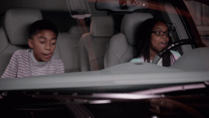 " - J'étais avec une copine, et à un moment on s'est rendu compte qu'on faisait les mêmes gestes hyper sychro. Ça m'a fait penser à ce GIF"