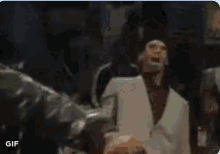 Quand je suis justement derrière mon meilleur pote qui mixe et que j’arrête de filmer pour kiffer.