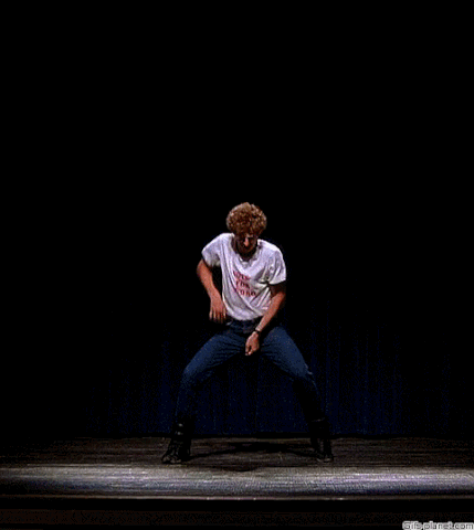 Un GIF de la légendaire chorégraphie de Napoleon Dynamite, à l’image du florilège de mouvements originaux et éclectiques que nous a offert cette soirée.