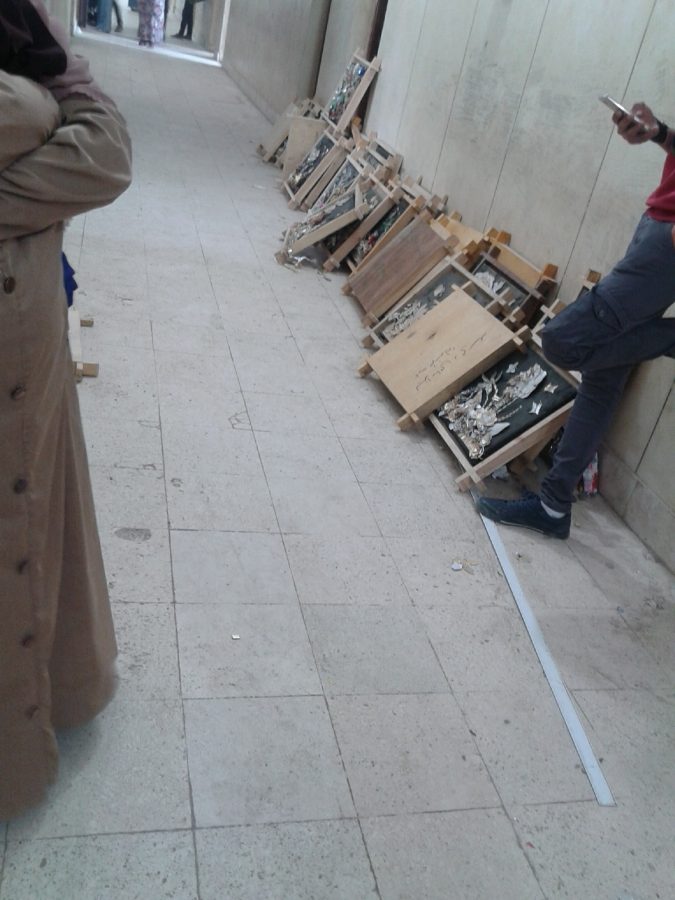 صور المشاريع الملقاة علي الارض