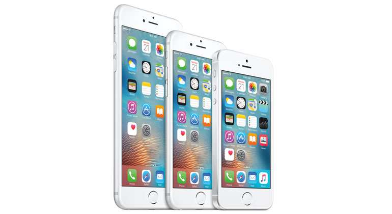Tripp, trapp ...: Fra venstre finner du iPhone 6s Plus, iPhones 6s og iPhone SE. De har tre forskjellige størrelser, men er alle like kraftige.
