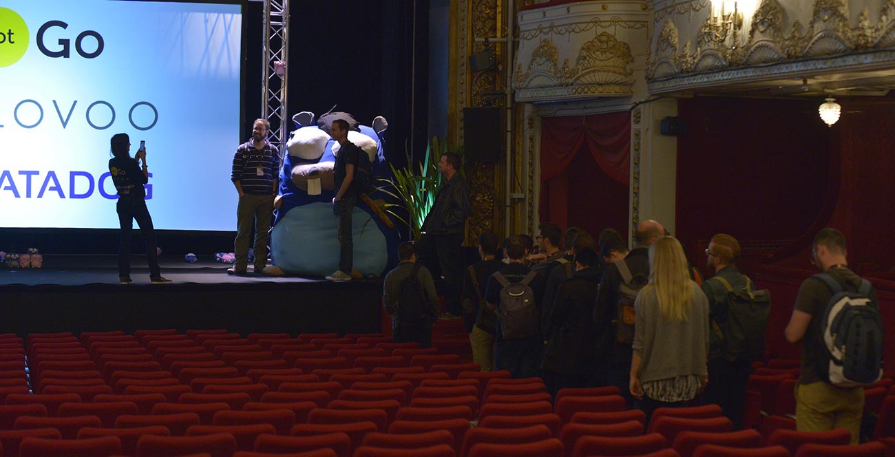 Queuing for a selfie