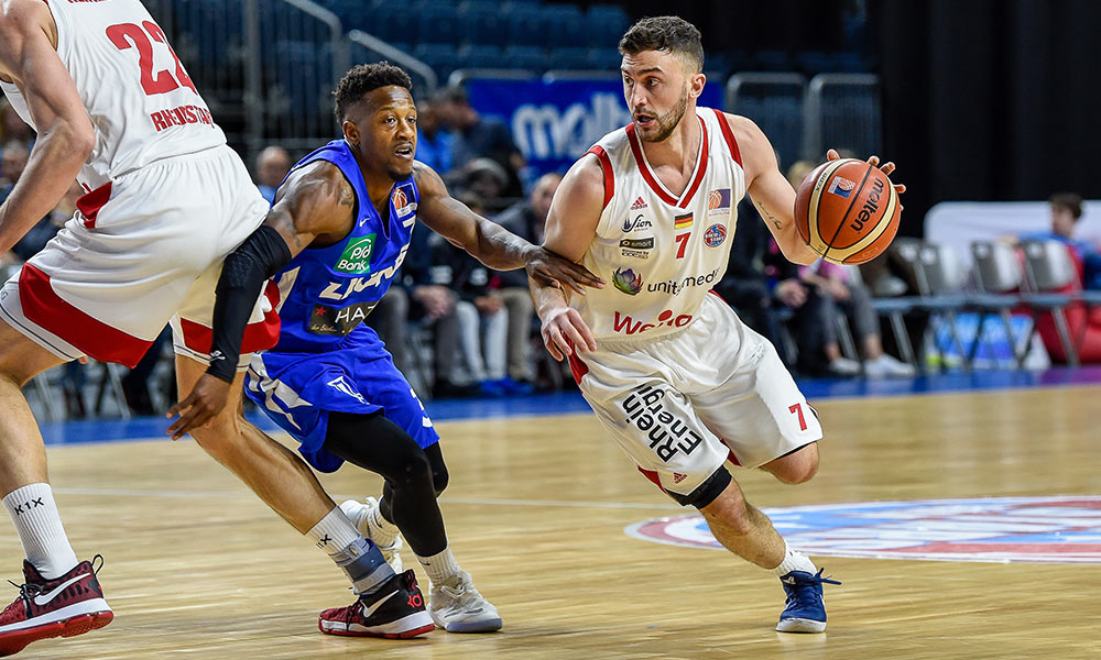 Besnik Bekteshi (RheinStars Köln) vs. Richie Williams (Karlsruhe).