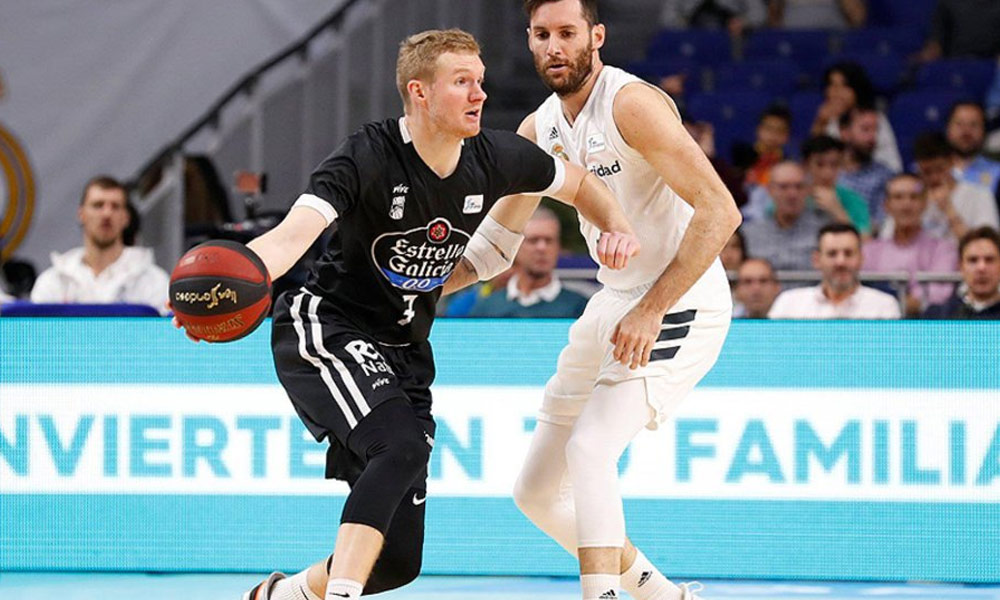 Im Trikot von Monbus Obradoiro, Benjamin Simons