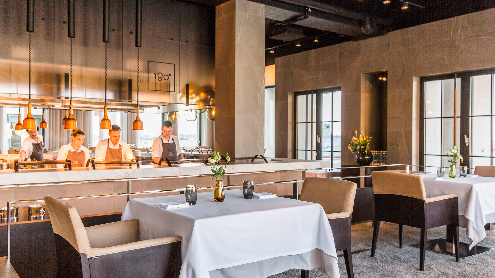 White Guide - 180 degrees by Matthias Diether