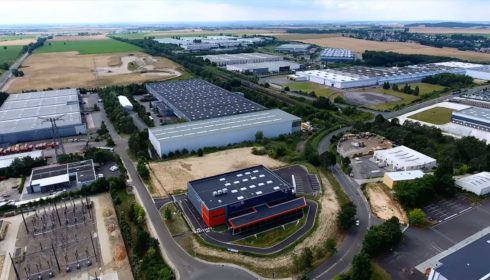 capture par drone d'écran vidéo promotionnelle site logistique
