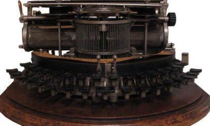 Johanna Naber typemachine schrijvende vrouw Schrijvende vrouwen