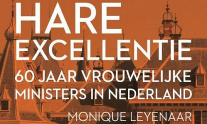 gedeelte uit boekomslag Hare excellentie ‘Hare Excellentie’
