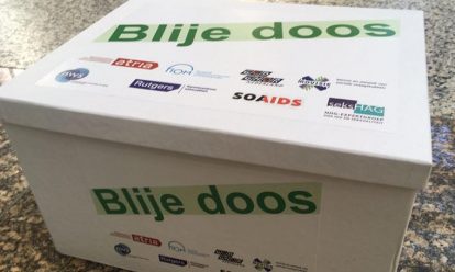 Nederlandse Kamerleden ontvangen Blije Doos Nederlandse Kamerleden ontvangen Blije Doos