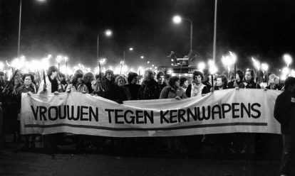 vrouwen tegen kernwapens In Memoriam: Sonja van der Gaast-Bakker Schut