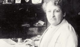 Aletta Jacobs achter haar bureau Aletta Jacobs achter haar bureau