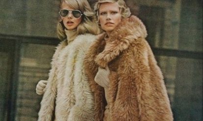 vrouw met coltrui in de seventies De kracht van de verbeelding