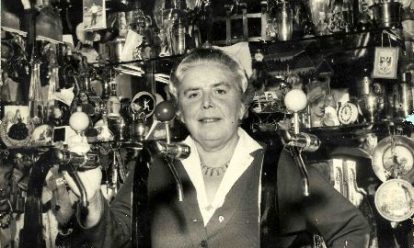 koningin van de zeekdijk: Bet van Beeren - collectie IAV Atria 100027097 Bet van Beeren – biografie
