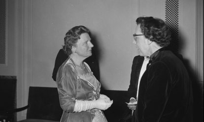 Anna Blaman & koningin Juliana bron: Wikipedia Anna Blaman – biografie