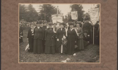 hoofdbestuur vereeniging voor vrouwenkiesrecht op grote vrouwenkiesrechtdemonstratie in amsterdam op 18 juni 1916 Aletta’s reis: elke zondag op NPO2