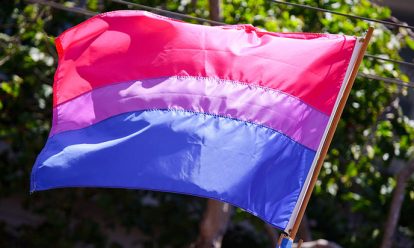 biseksual pride flag Internationaal onderzoek naar bi+ mensen