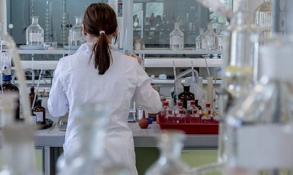 corona laboratory analysis diagnostics hospital Why it is important to look at the differences between men and women in times of the coronavirus