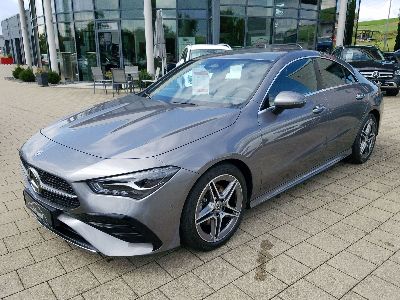 360° Außenansicht Mercedes-Benz CLA-Klasse      CLA 180, AMG Line Adv. Plus, Ambiente, Kam., Winter-Pak., Spiegel-Paket; KEYLESS-GO Komfort-Pak.  