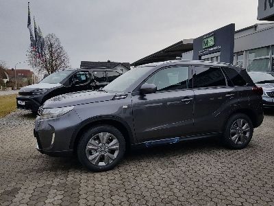 360° Außenansicht Suzuki Vitara      1.4 Mild-Hybrid Comfort 4x4 ALLGRIP Modell 2025 ! NAVIGATIONSSYSTEM+TEMPOMAT+ACC+KAMERA+TOTE-WINKEL+LED+VERKEHRSZEICHENERKENNUNG+SITZHEIZUNG  