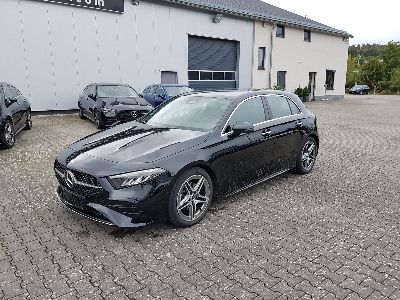 Mercedes-Benz A-Klasse A 200 AMG Line Premium Standheizung AHK Burmester Sound Winterpaket Kamera Totwinkelassistent Ambientebeleuchtung LED High Performance Modeljahr 2025 