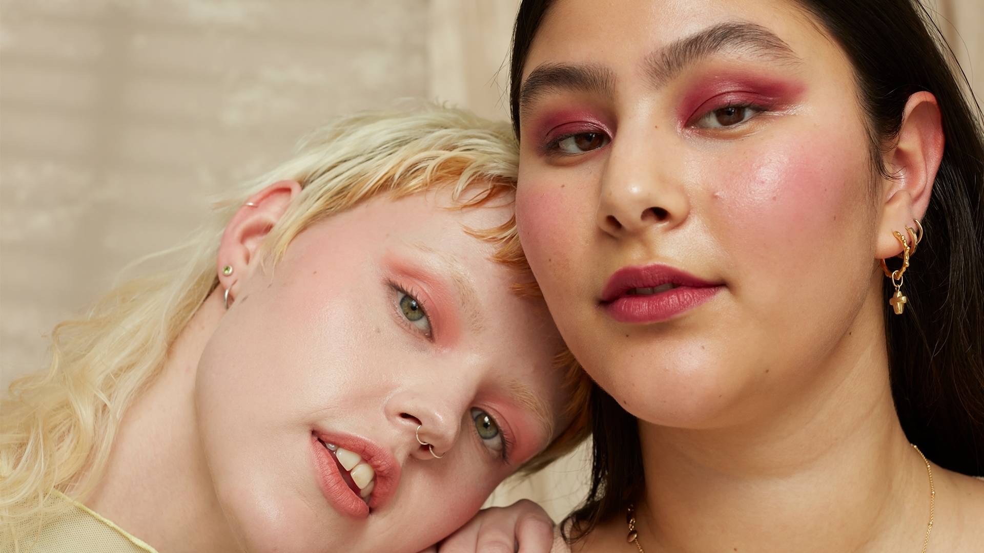 Universal Makiyaj Vasitələri Nədir və Niyə Əhəmiyyətlidir?