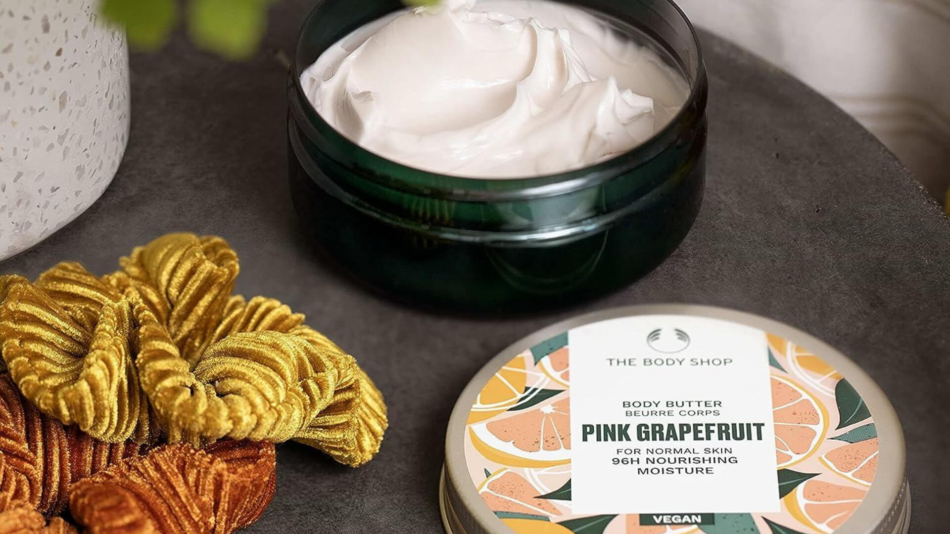 3. Yağ balansını tənzimləyərək məsamələri sıxlaşdırır