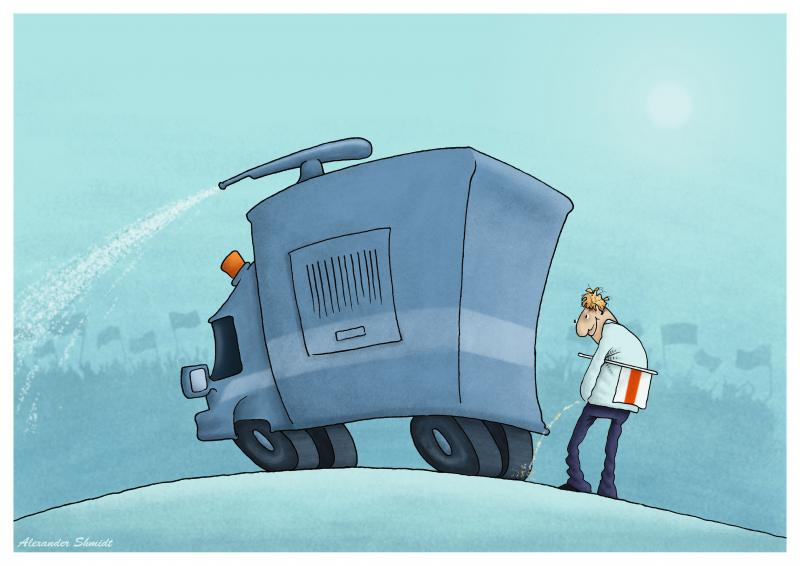 Protests in Belarus, funny reaction to aggression: throw urine on a police water cannon.