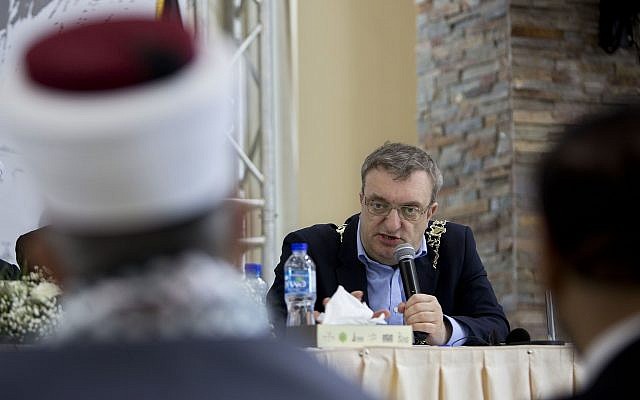 AP_18101627118645-640x400