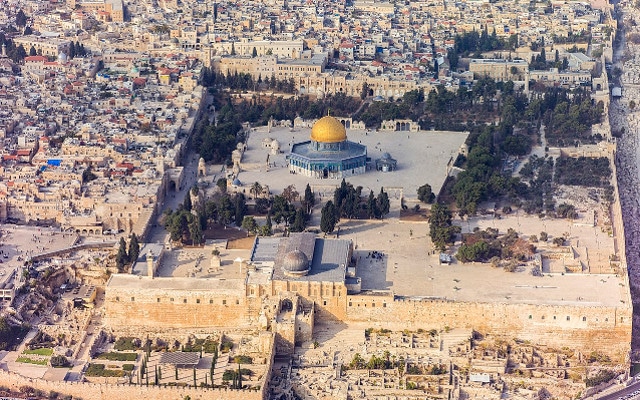 1280px-Israel-20132-Aerial-Jerusalem-Temple_Mount-Temple_Mount_south_exposure