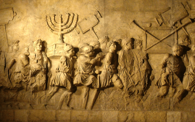 800px-Arch_of_Titus_Menorah-640x400