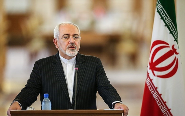FM_Javad_Zarif_joint_press_conference_with_UK_Secretary_of_State_for_Foreign_and_Commonwealth_Affairs_Philip_Hammond_in_Shahrbani_Palace_139406012242476485944804