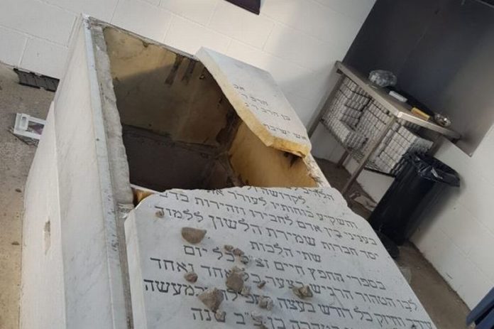 0_Jewish-cem-vandalsJPG