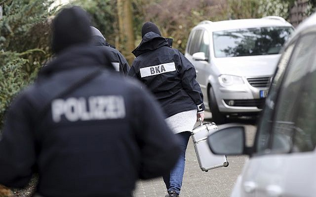 German police launch raids against far-right extremists