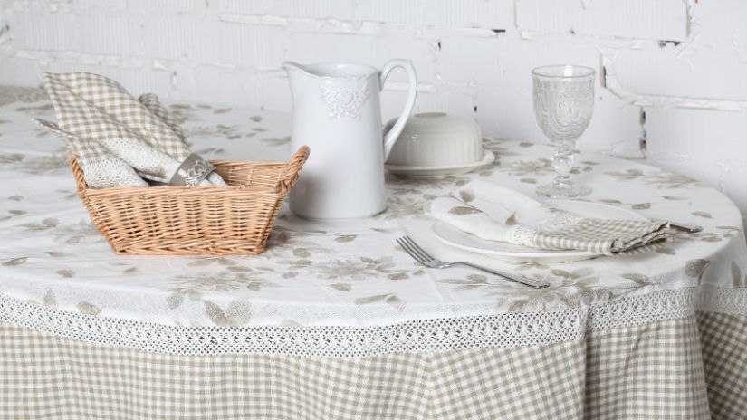 Pichet à eau en porcelaine