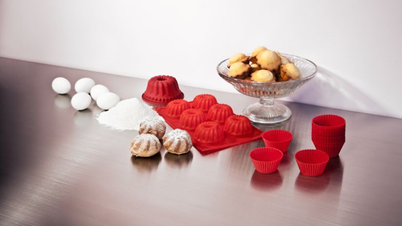 Moule à muffin rouge en silicone