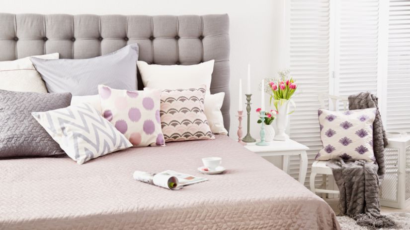 Boxspring sivá posteľ