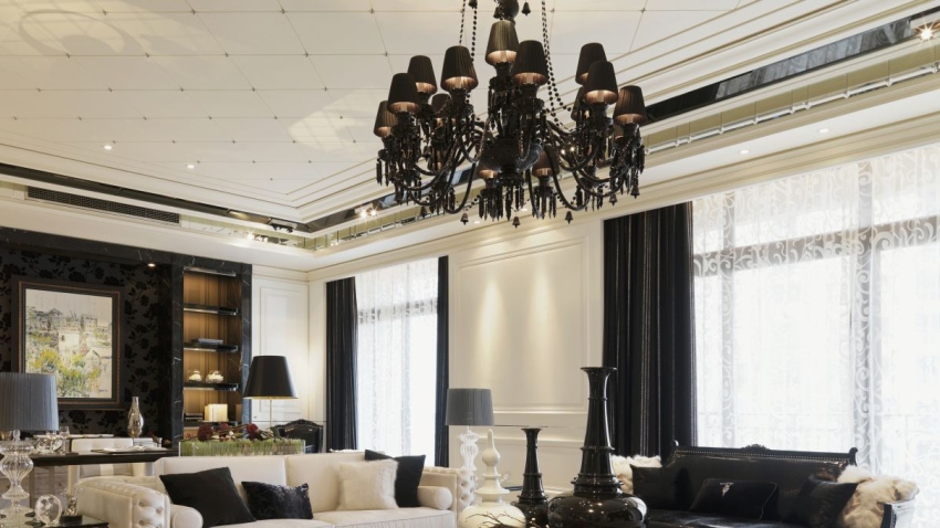 Luxusný čierny glamour luster