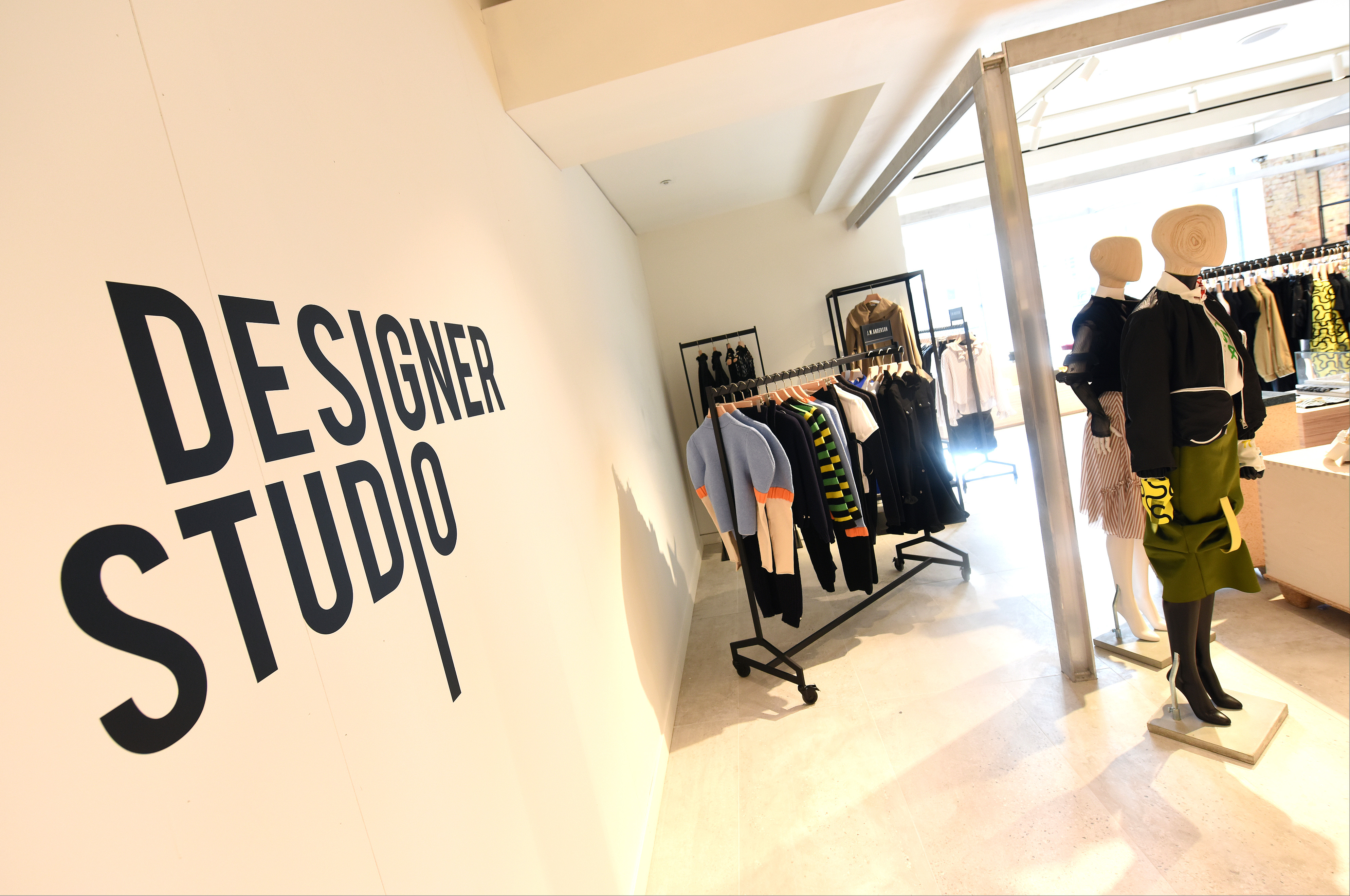 Designer Studio - Selfridges, London, United Kingdom 25/07/2016 ©Richard Chambury/richfoto.com Please contact: Richard Chambury m : +44 (0)7968 894411 e : rich@richfoto.com Richfoto Limited, 128 Queenswood Gardens, London, E11 3SG, United Kingdom Company No: 4470144 VAT: GB799125776