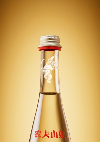 3_nongfu_spring_yearofthemonkey_still_neck_closeup