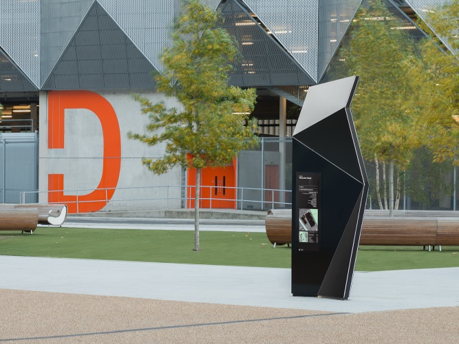dnco_here_east_wayfinding_external4