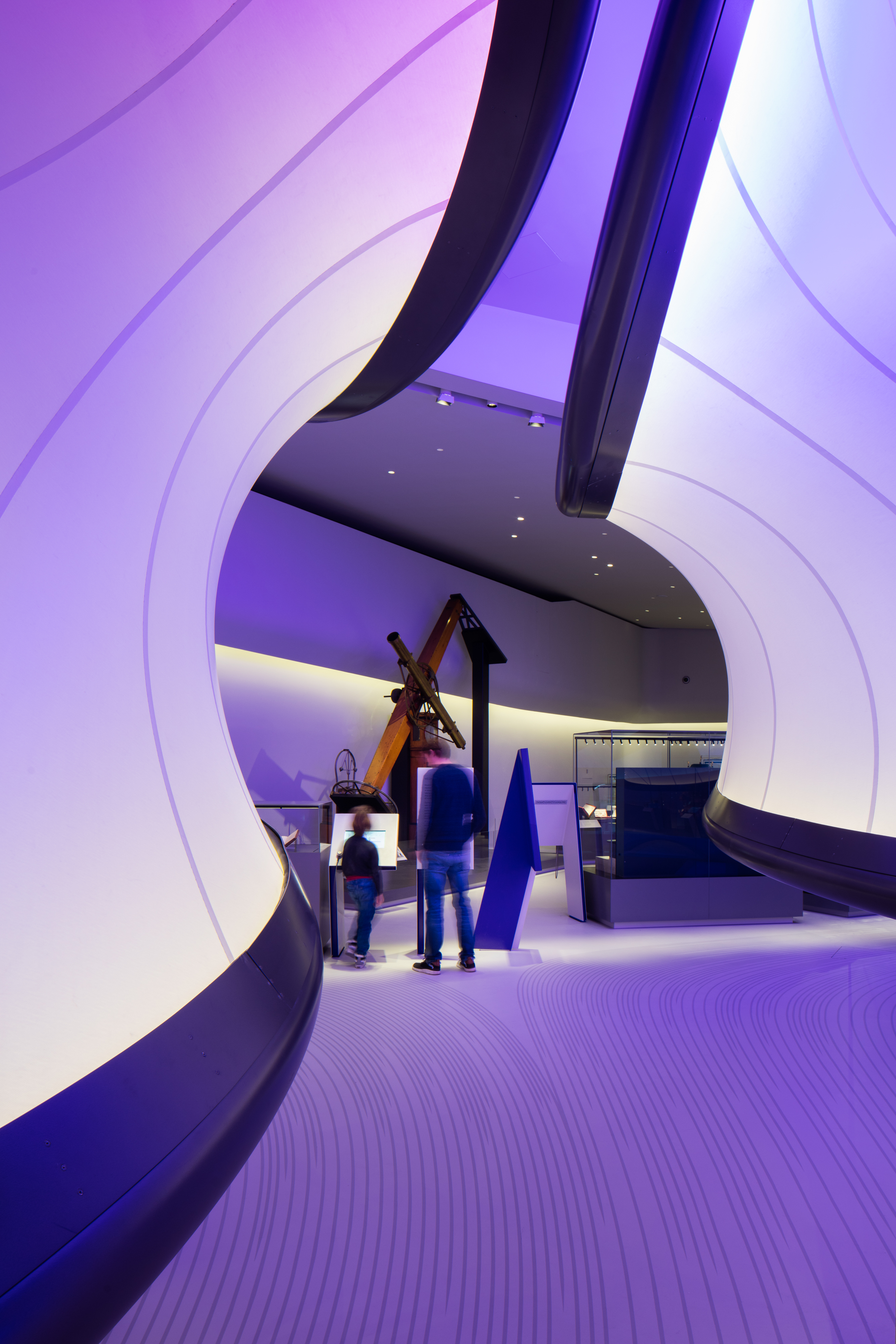 zha_mathematics_the-winton-gallery_ph_lukehayes_05