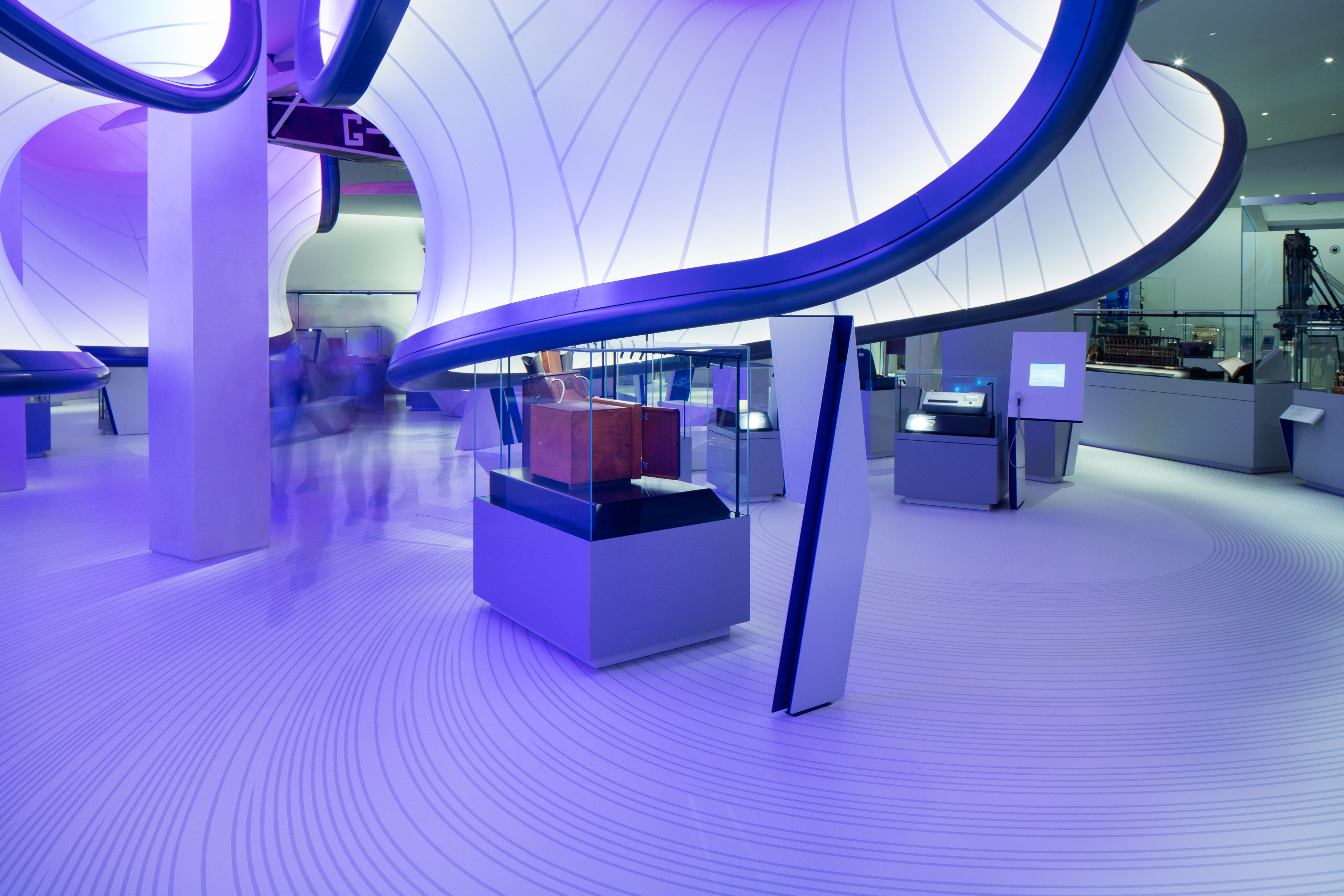 zha_mathematics_the-winton-gallery_ph_lukehayes_08