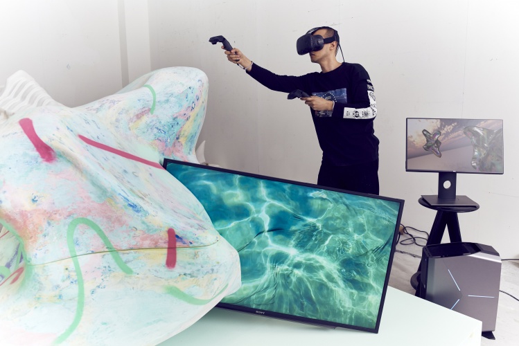 adham-faramawy-with-reclining-nude-with-television-2017-for-virtually-real-at-the-royal-academy-of-arts