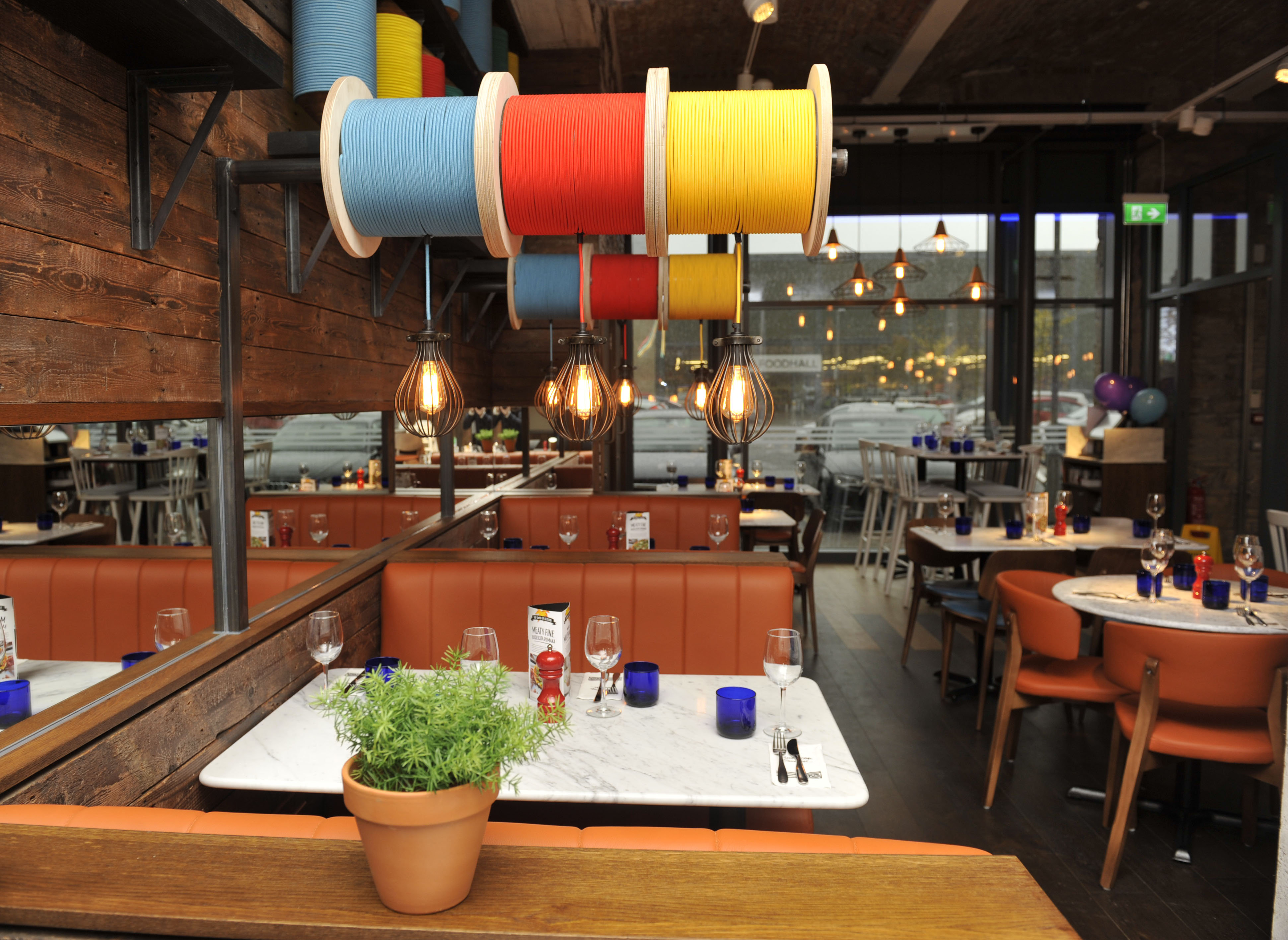 SWNS_PIZZAEXPRESS_GLOSSOP_23