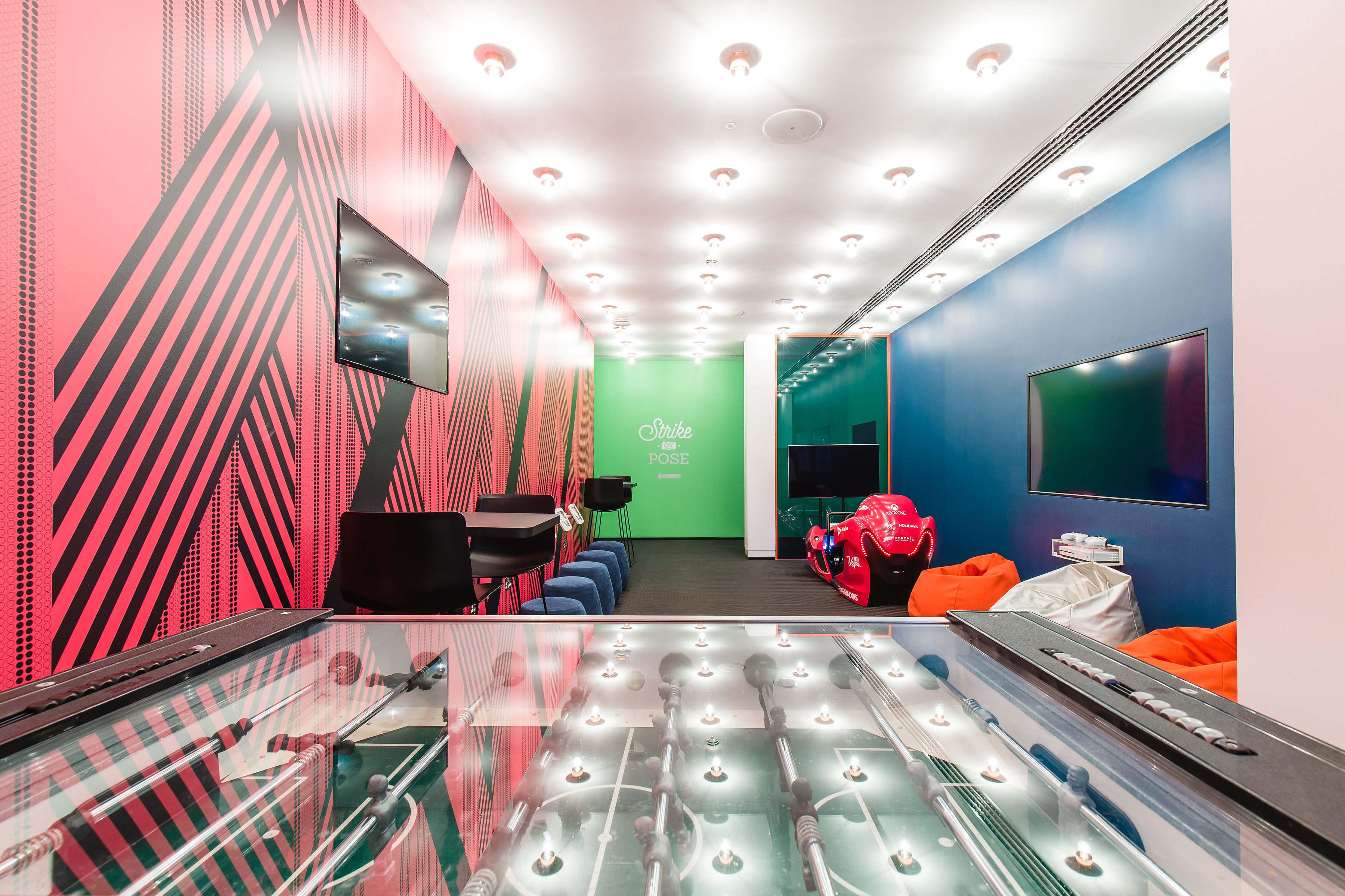 v-room 1