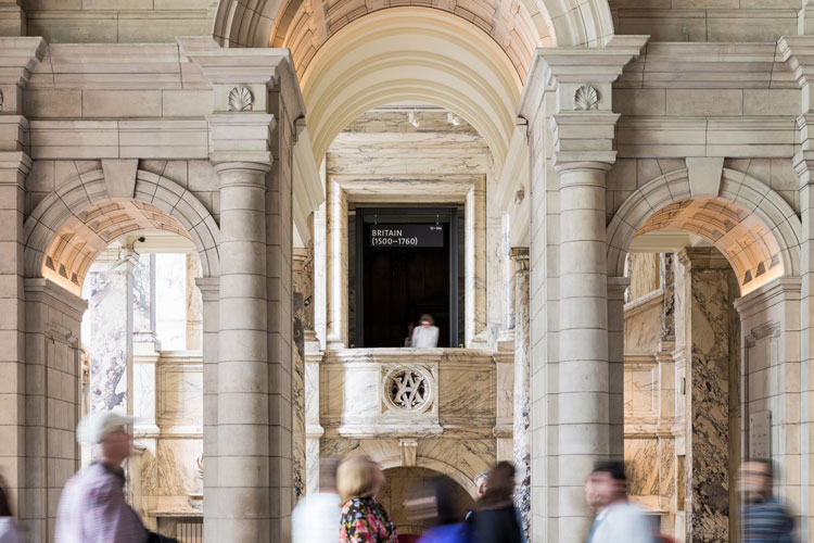 v&a-hallway