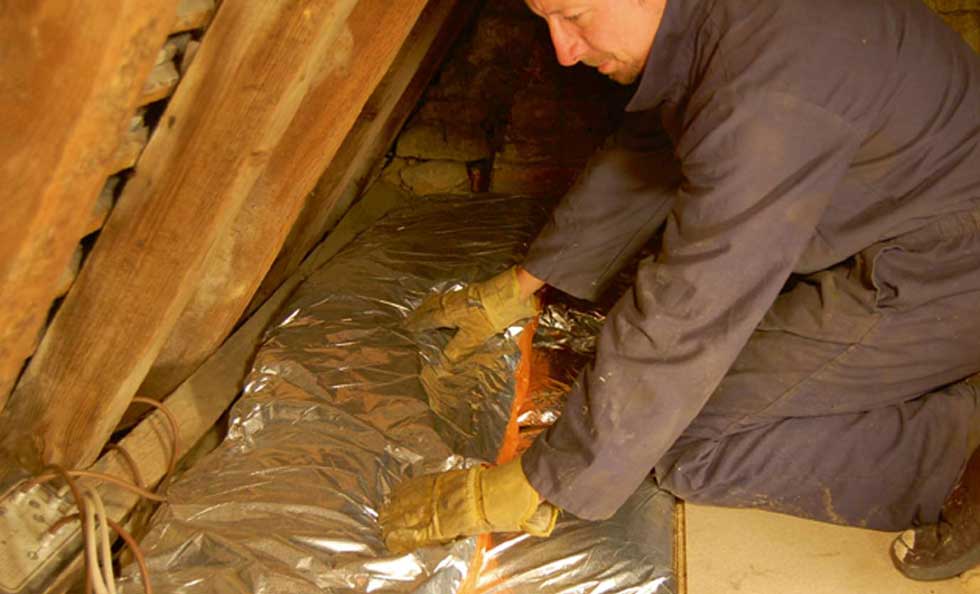 Laying loft insulation