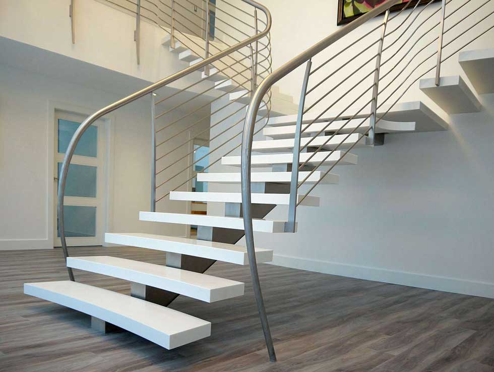 Wide staircase by Bisca