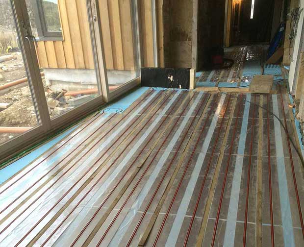 underfloor heating laid before screed